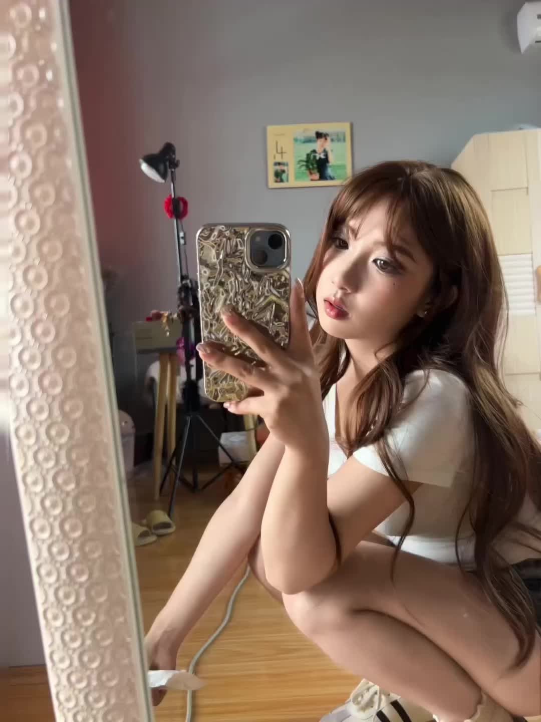 从前打喷嚏 总觉得是有人在想我 后来才发现 那人是现在的自己