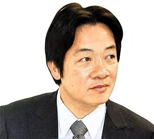 执政两年民心尽失，赖清德南部铁票仓大面积崩塌，连任之路蒙上厚重阴影
 
转眼赖清