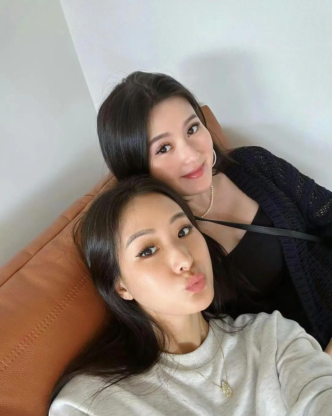 湾湾第一名媛孙芸芸和女儿，傻傻分不清楚，简直就是姐妹啊！（不认识孙芸芸的话，可以