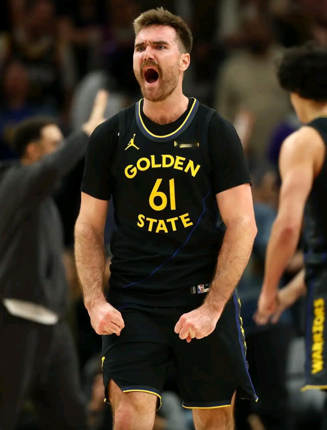 正式转为正式合同至赛季结束恭喜恭喜金州勇士