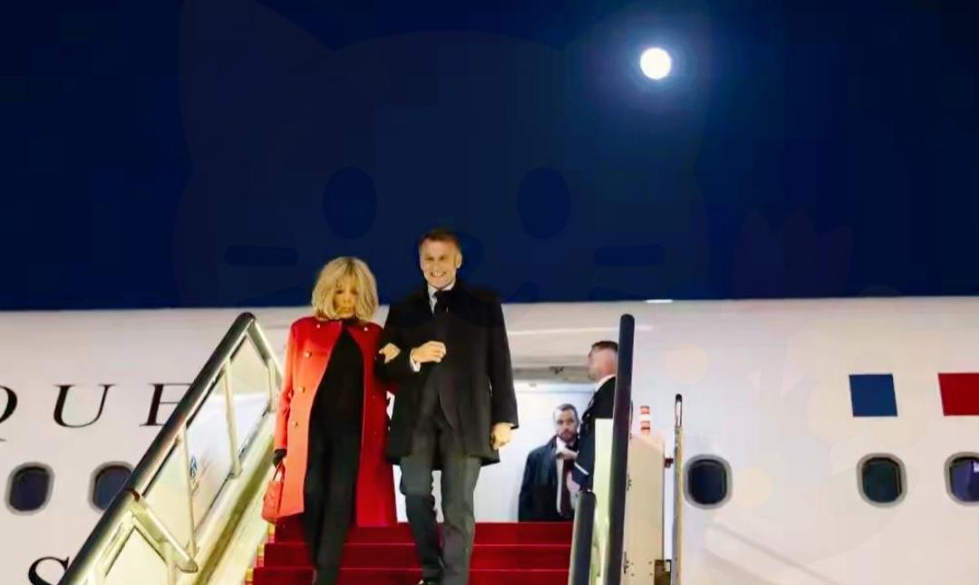 被中国实力圈粉！

马克龙随行人员惊叹：舒适高铁+洁净公园，这才是发展该有的样子