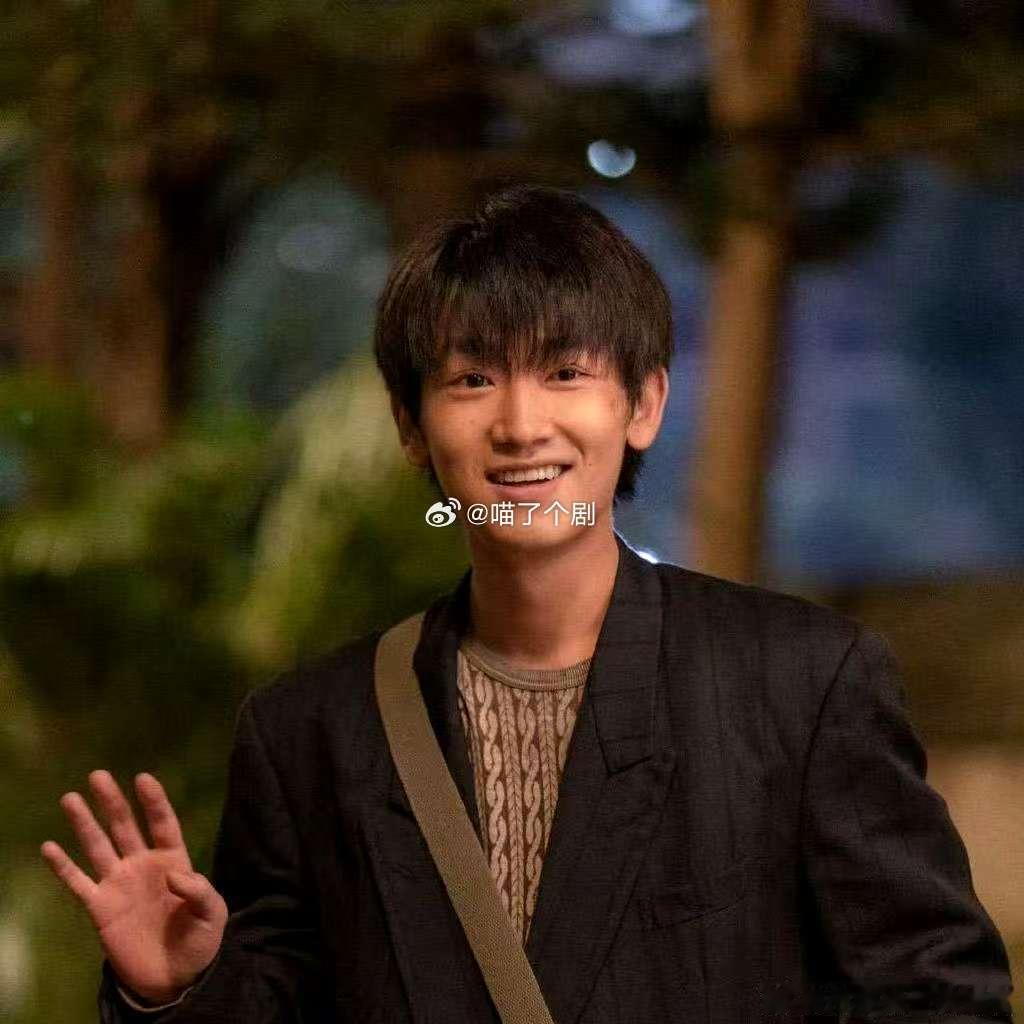 我是郭丞我支持小春道歉 追完《黄雀》，郭丞的小春让我印象深刻。从单纯少年到犯错的