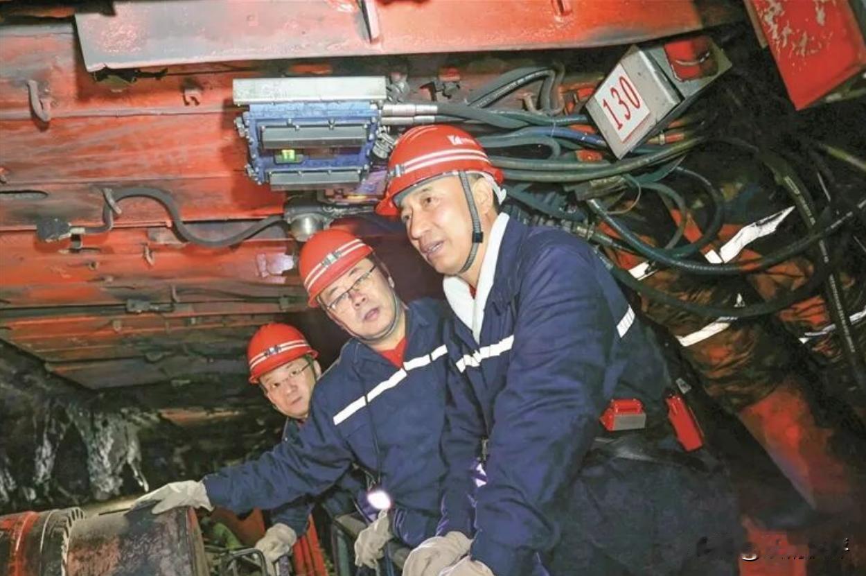 “带长”的干部多了，能“下矿”的一省之长却是凤毛麟角。

安全不是说出来的，是走