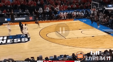 距离英雄只差一步！今天进行的NBA常规赛中，肯纳德和阿门-汤普森用两记绝杀球帮助