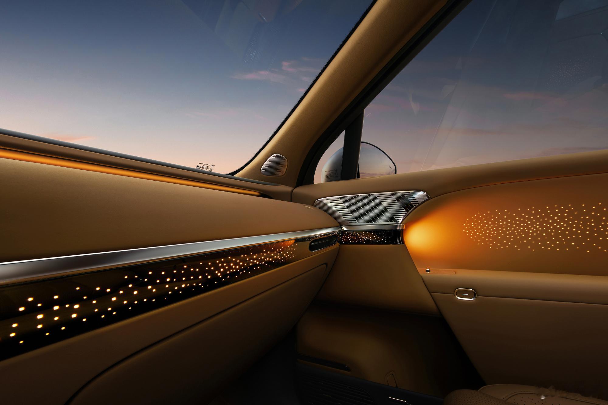 小鹏GX这个内饰你打几分？把黄棕色换成别的会更好看，明天看实车新科技旗舰小鹏GX