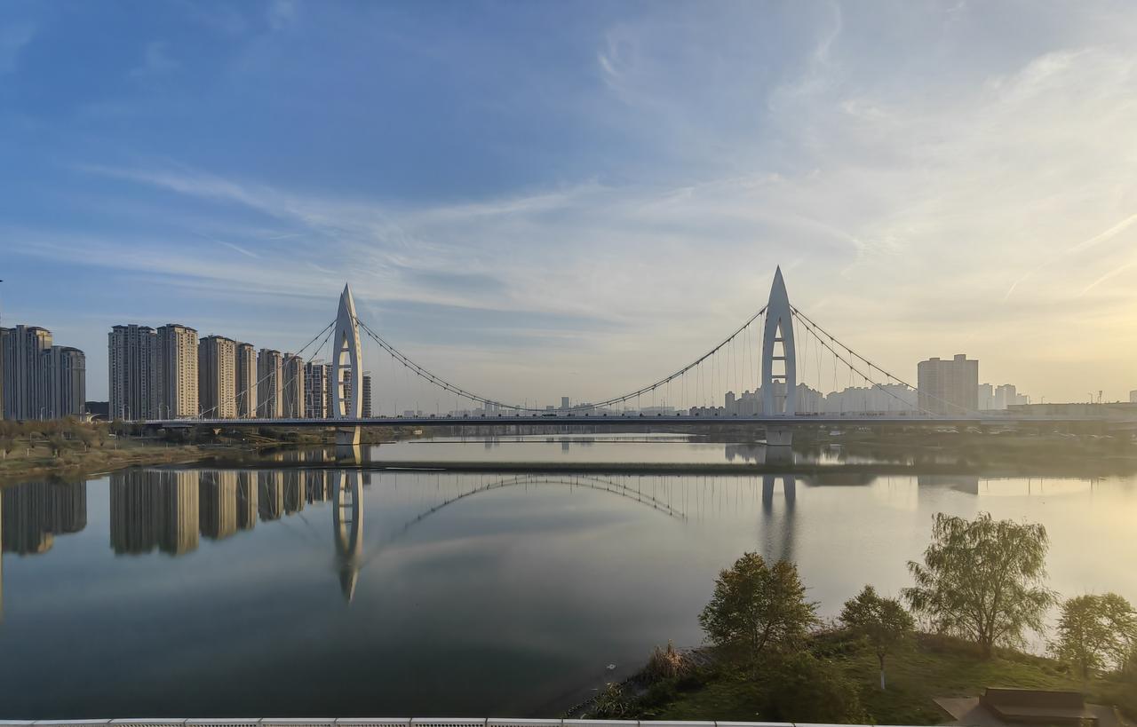 小雪前一天，阳光很好。