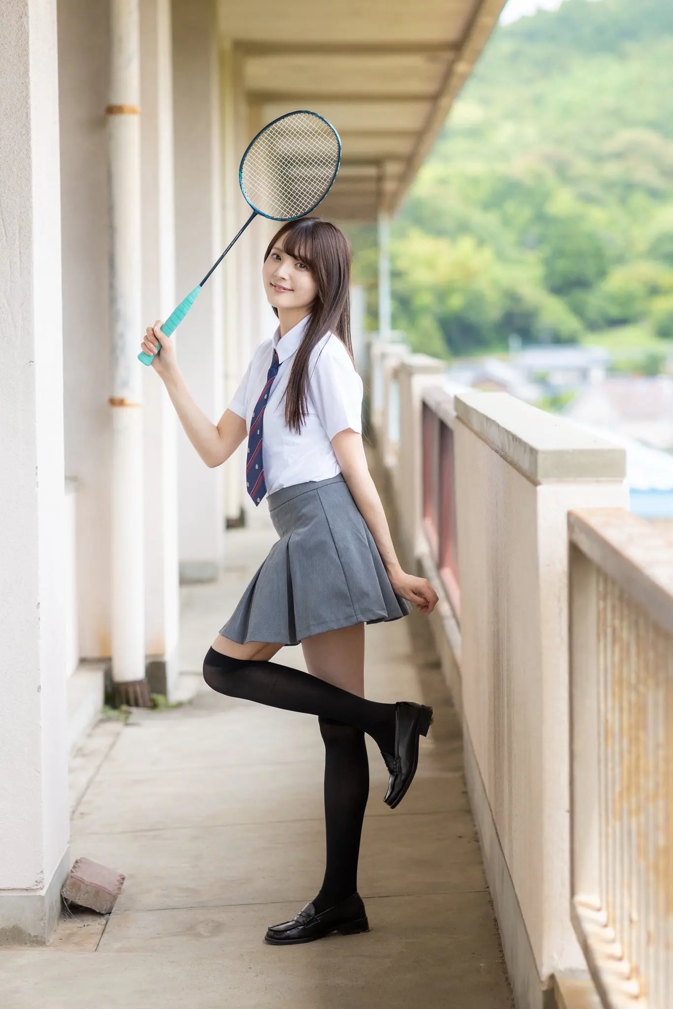 羽毛球运动女孩 羽毛球女高 女高羽毛球 校院风 少女感球场