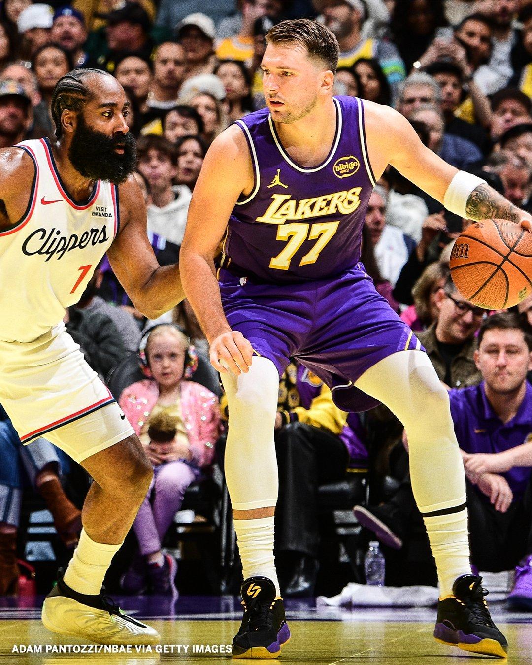 这是东契奇本赛季第5次40+已经超越上赛季，上赛季总共4次。东契奇一人打一队