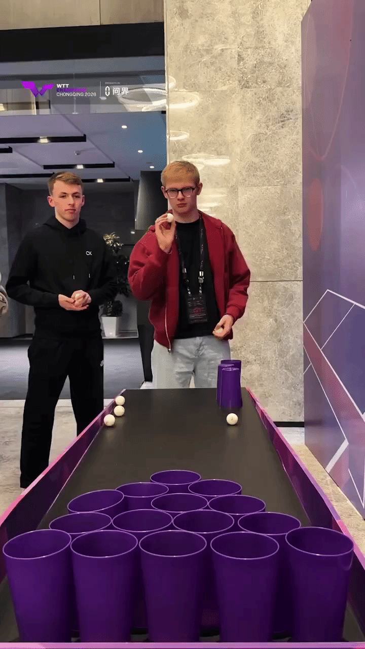 玩游戏这个严肃😐 