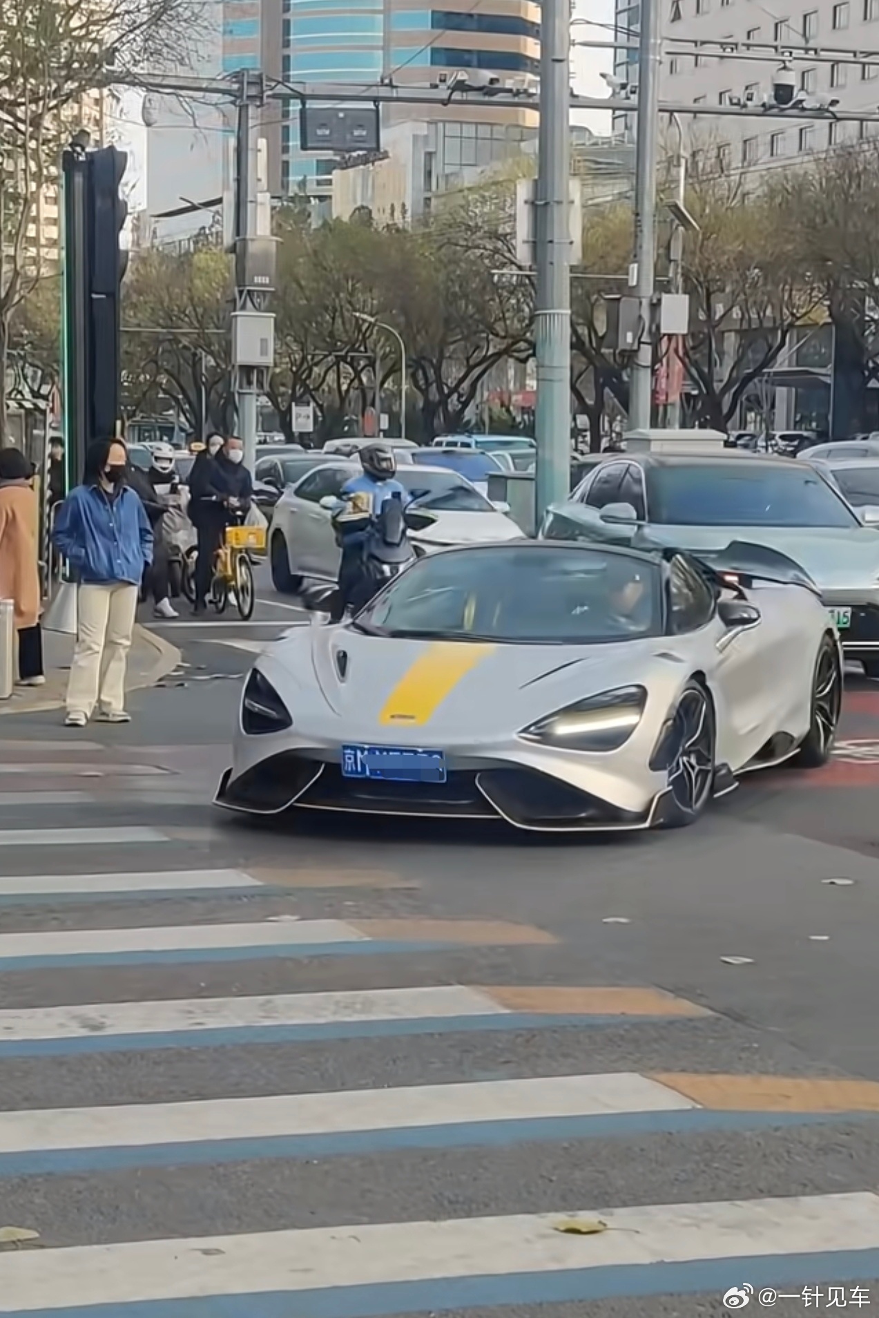 不得不说，迈凯伦确实帅呀~ 