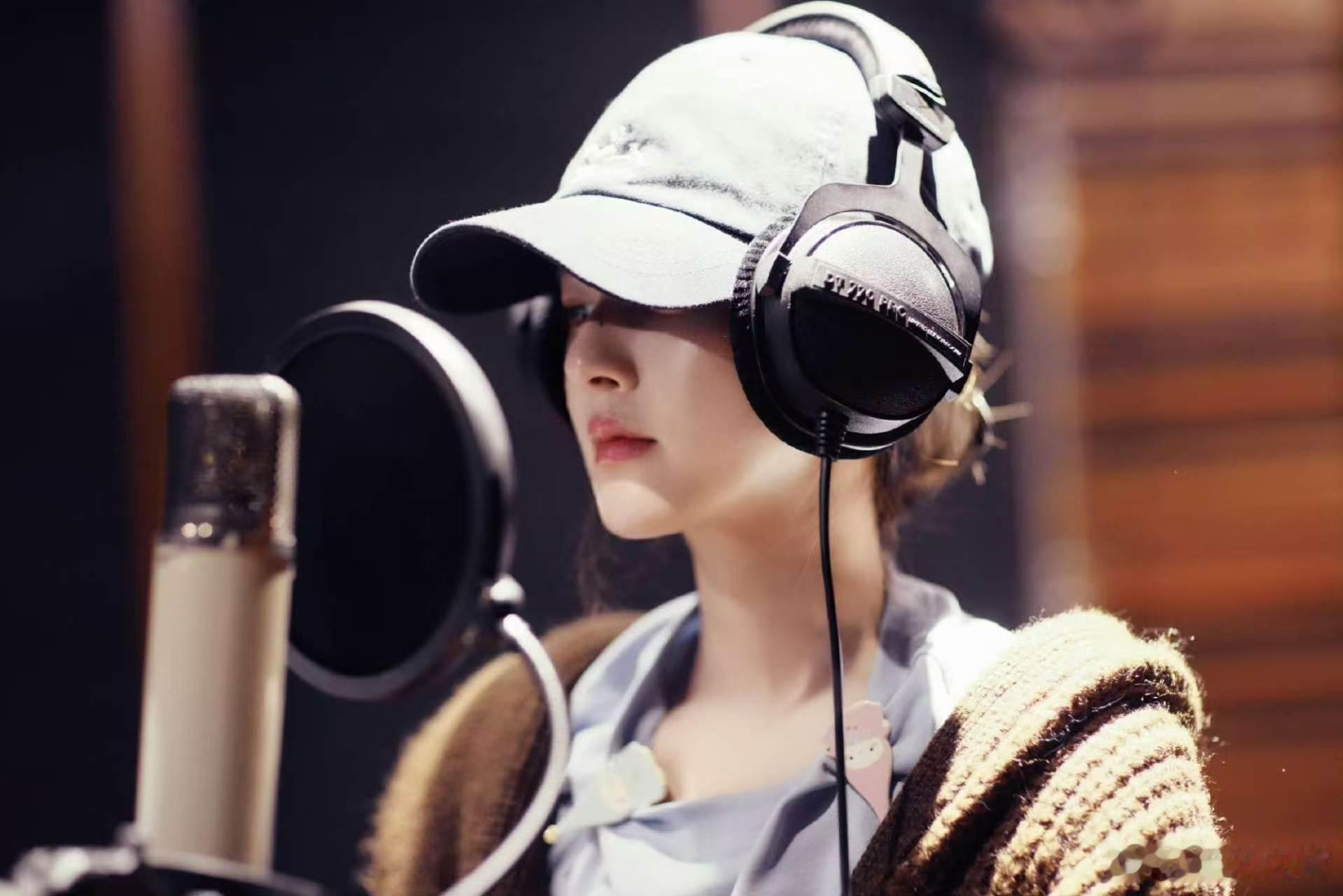 赵露思新歌好带感 刷新认知了 