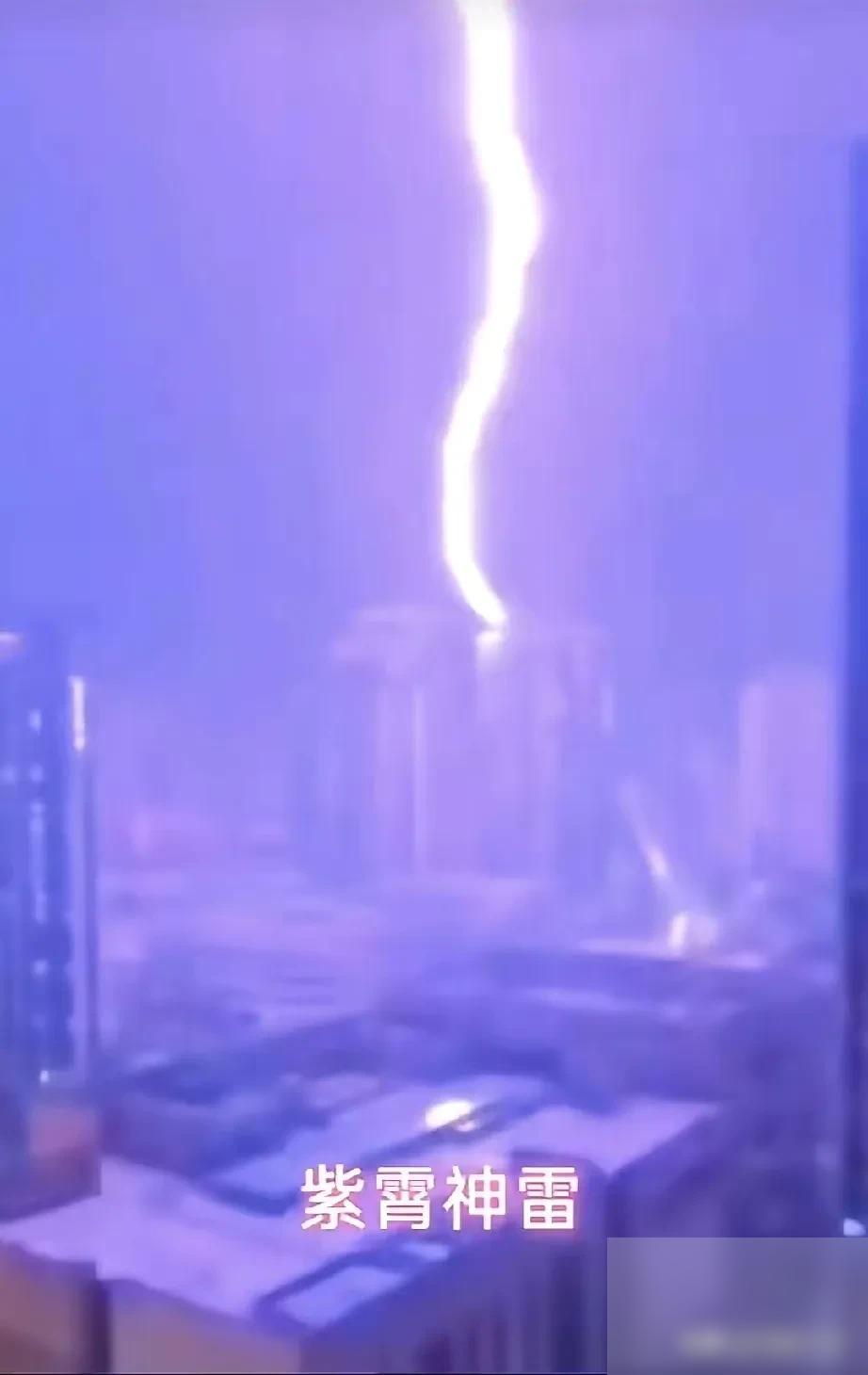 龙庙门前摆狮子，真让人开眼了，连雷击说法都来了……看不懂这样的翻新，最该问的不是