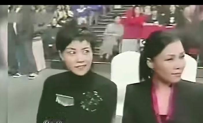 关于谢霆锋情感路径的讨论，提供了一个观察个体成长与关系选择的独特样本。
其与张柏