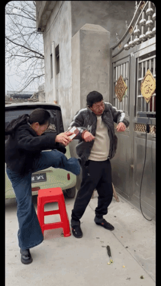 被老婆暴打，
他又上朋友当了！