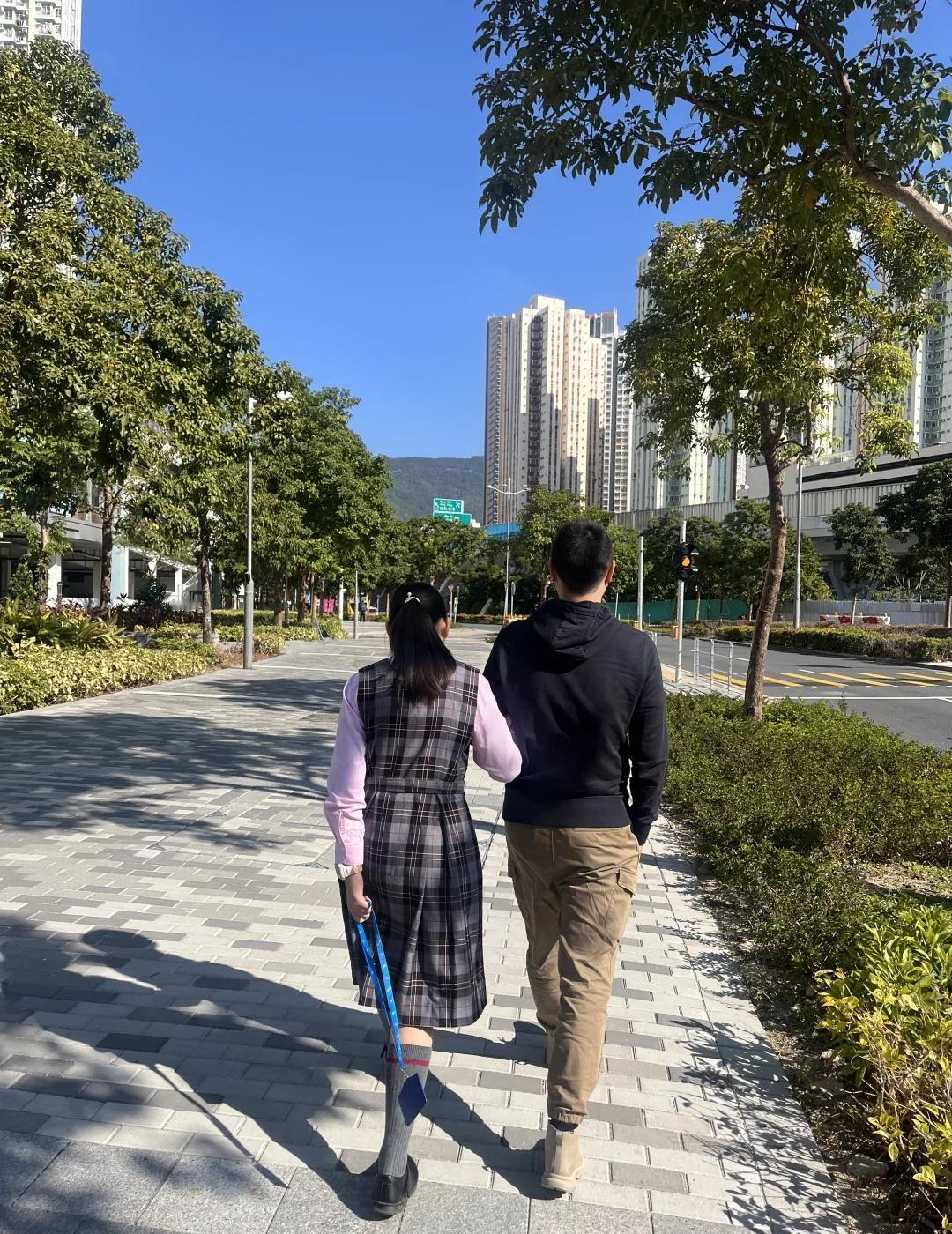 五年级香港插班后续：评估一年级第11
去年4月搞定香港工作后，就开始着手给孩子插