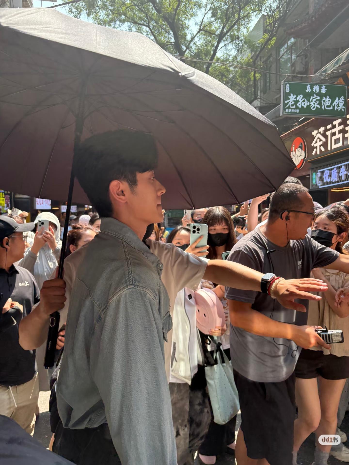 丞磊许你星河千里陕西拍摄路透 