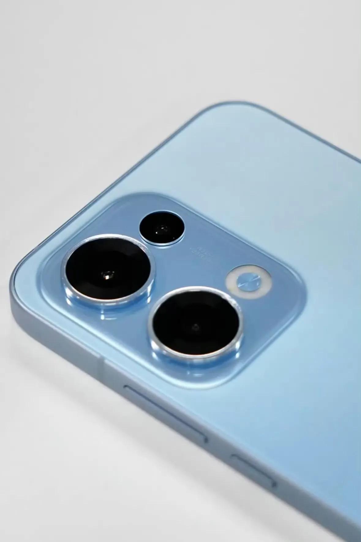 马上发布，OPPO Reno13真机长这样：