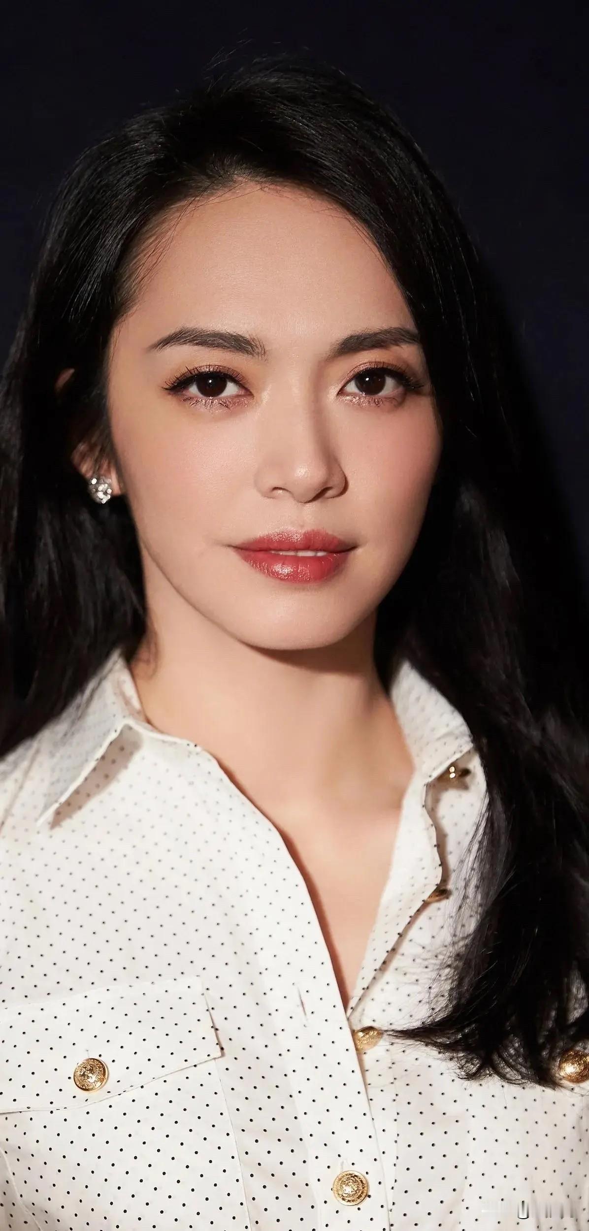 炸锅了！福建女明星姚晨和她的摄影师老公曹郁竟然离婚了！

刚刚！就在今天3月16