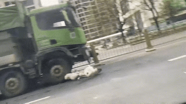 这不能说是幸运了，应该是上辈子积了多少德