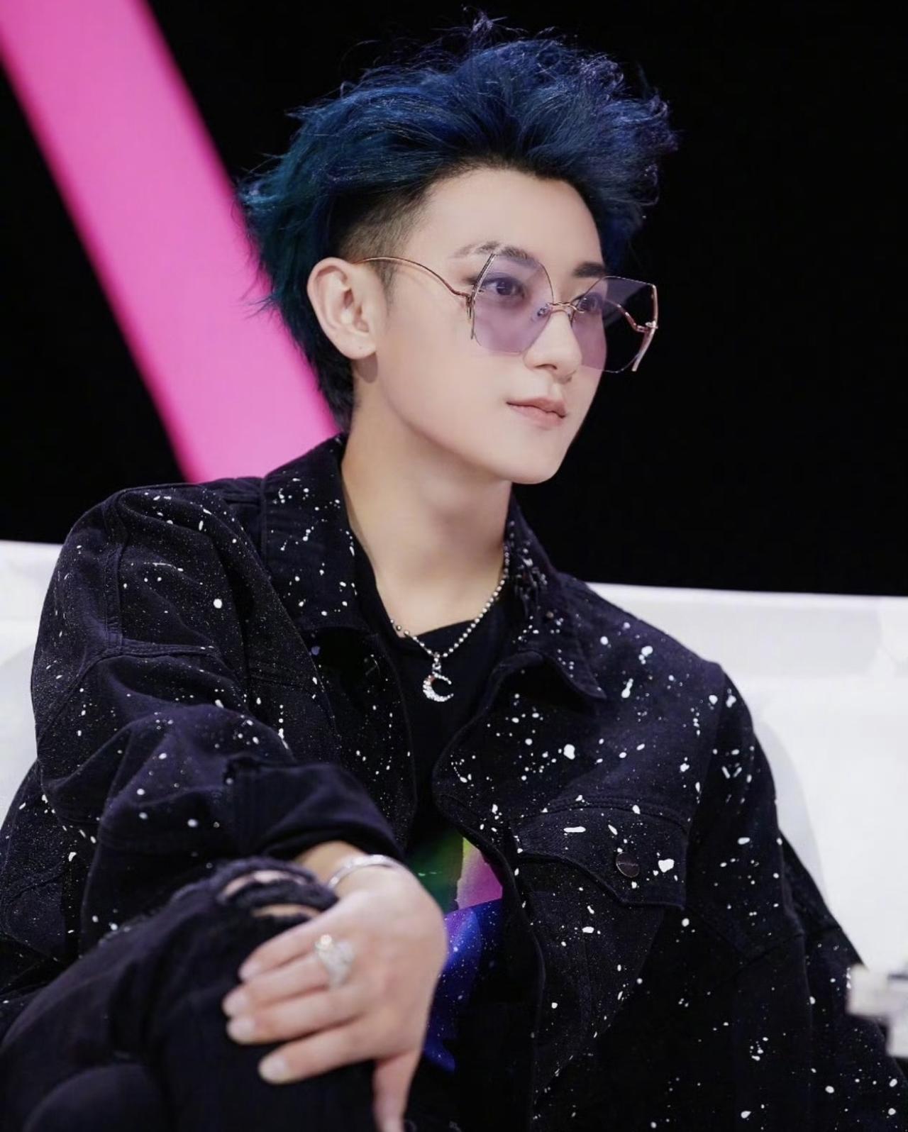 黄子韬被执行2000多万？！这么多啊，他不是富二代吗？每次直播还都十万➕，怎么会