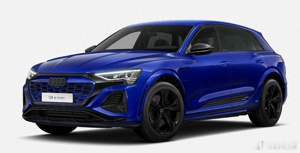 近日，新款#Q8 e-tron S line#竞赛套件版官图发布，跟常规版相比，