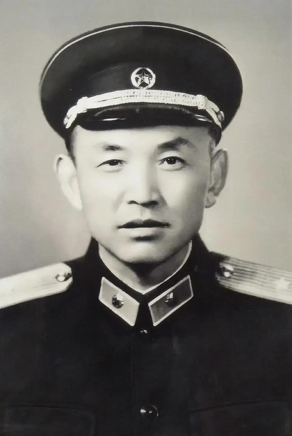 1951年，140师参谋长黎原因为打仗太厉害，资历却不够，军长为了提拔他，接连调