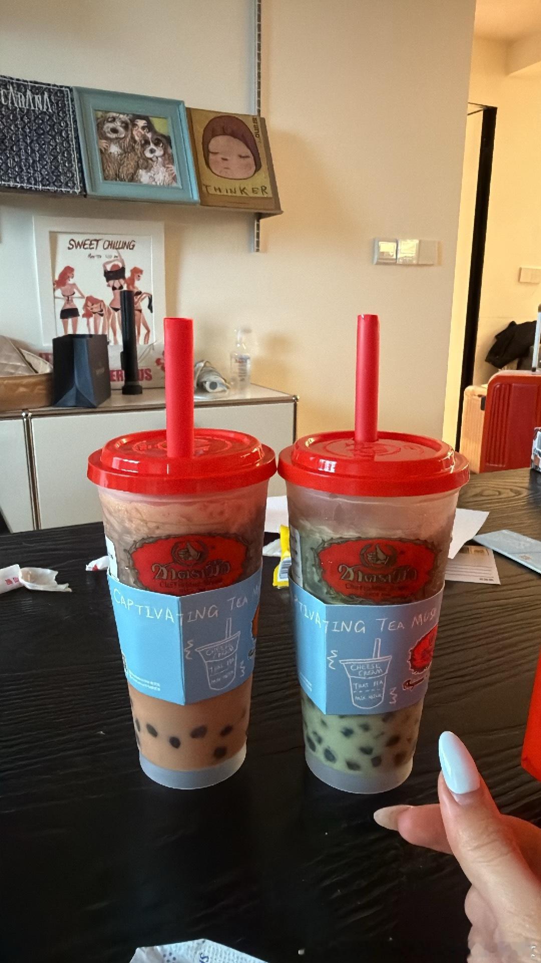 每次想健康饮食一下总有一些慷慨的人要请喝什么奶茶吃什么香辣的然后我又是比较善良不