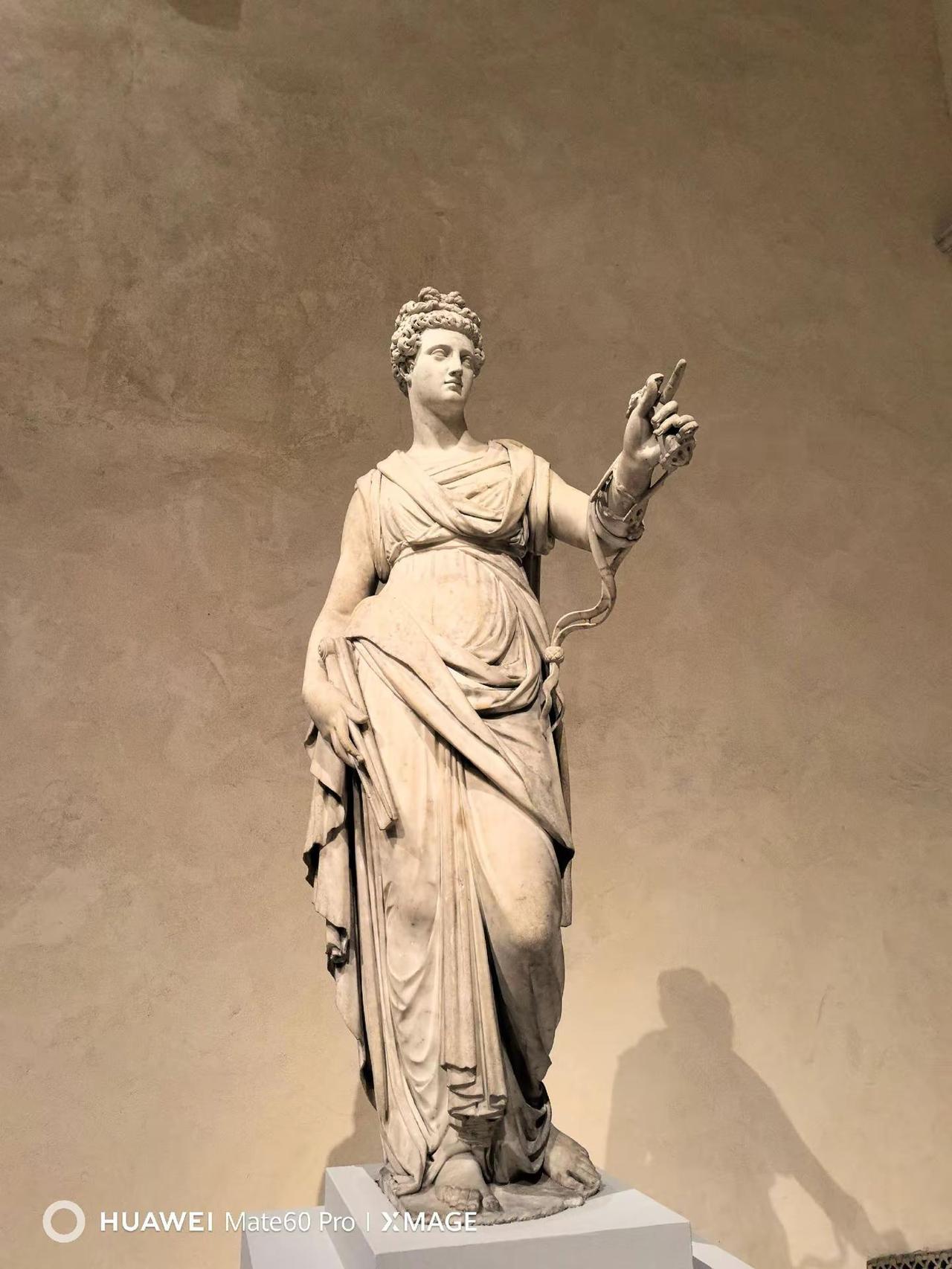 纽约大都会博物馆。走进博物馆 标志性建筑 雕像 上热搜