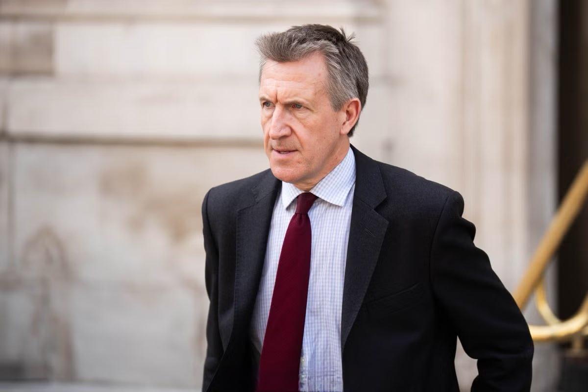 英国首相斯塔默任命丹·贾维斯为英国新任国防大臣，以接替昨天宣布辞职的约翰·希利。
