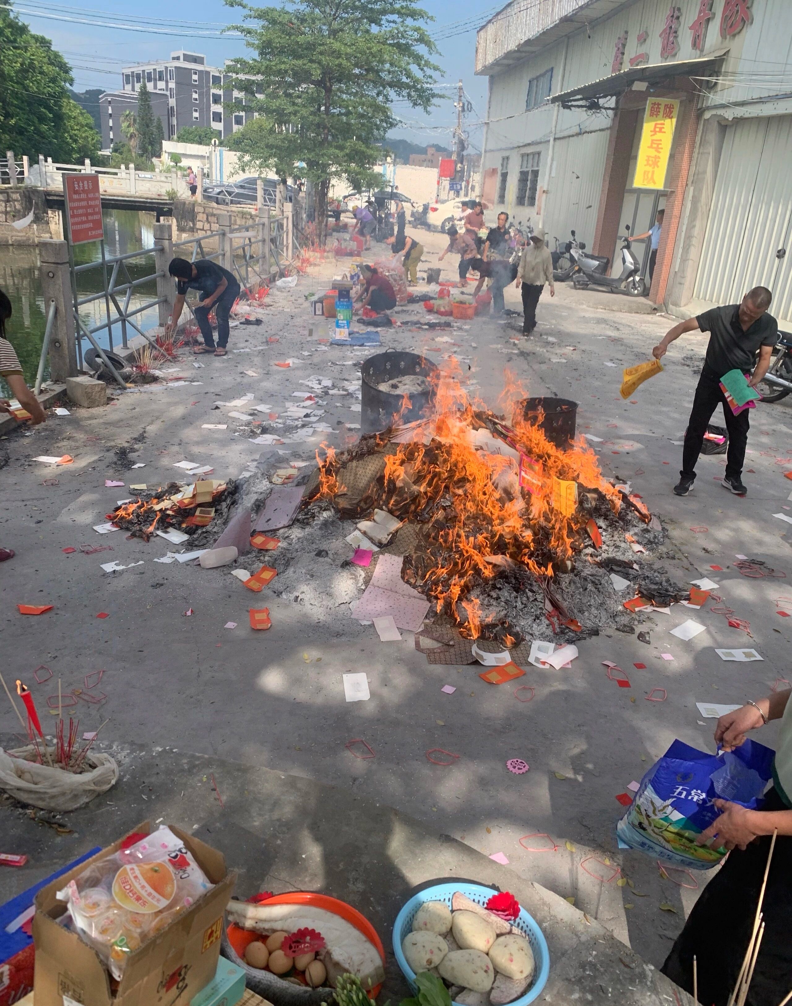 这世上确实有一种“高维视角”，它不来自某个人，来自天地之间的一种平衡。古人有句话