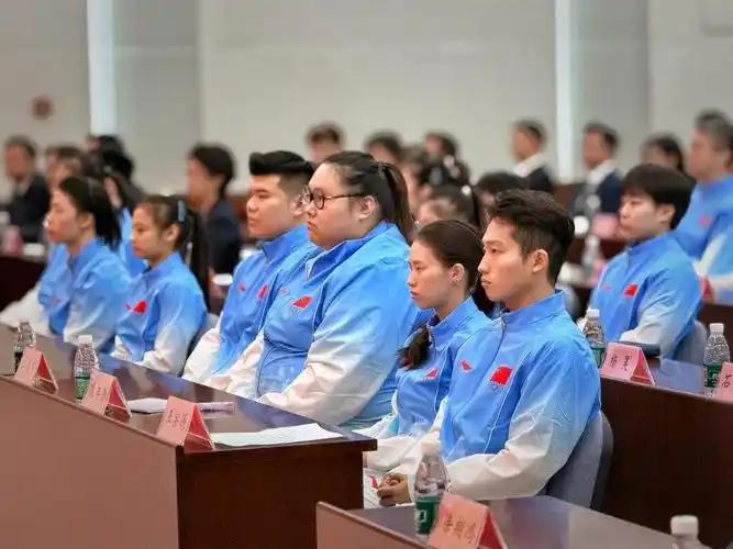 中国体育最大的悲哀，真不是缺天才，而是能打的没机会，有机会的不能打！男篮国足一个