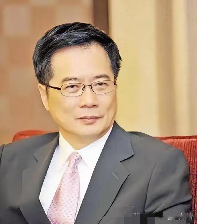 这反转惊掉下巴！
​​蔡正元博士这腰杆子算是彻底挺直了，反倒是那个当初要把他往死