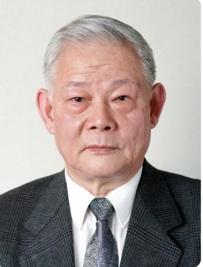 他曾任广州市市长，长期在工业系统工作；1980年，56岁的叶选平到广东任职，先后