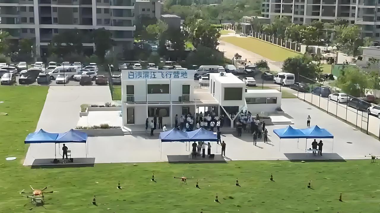 从工厂大楼到网红咖啡馆（武汉）
到网红咖啡馆洪山区武金堤路的“Landing”咖