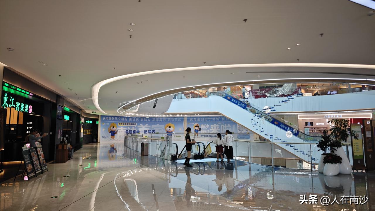 南沙接下来买家电又有新选择了，cocopark苏宁家电正在装修中，即将开业。位置