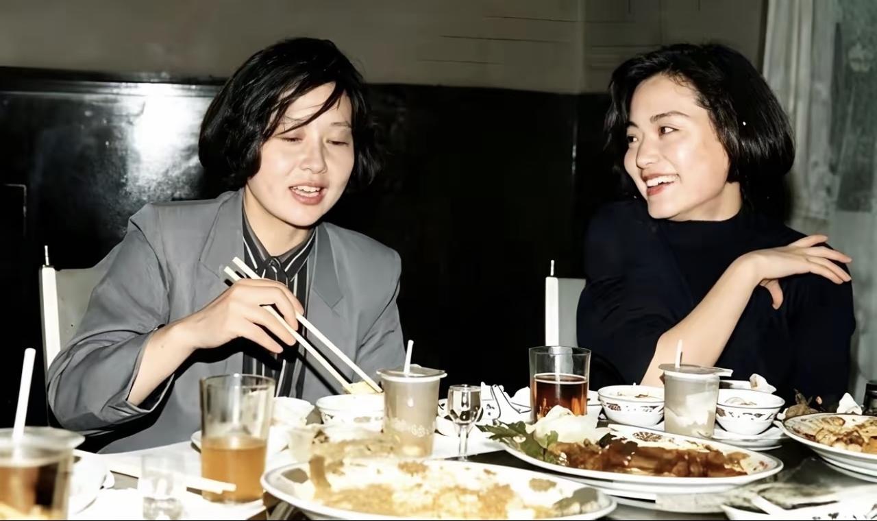 没想到红遍华语影坛的林青霞，亲姐当了一辈子河南乡村教师，第一次见面就直接拒了她送