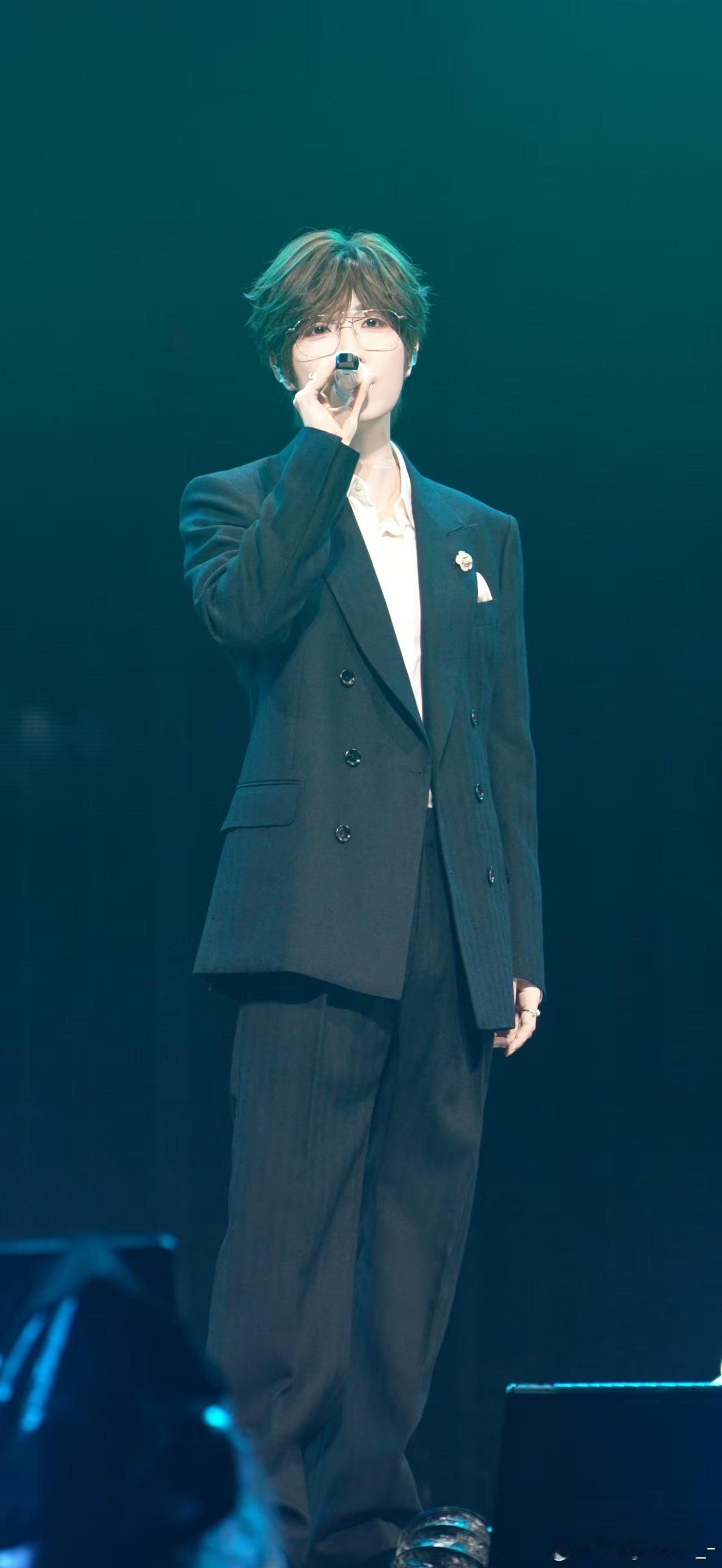 徐良贵阳演唱会无人机彩蛋徐良演唱会无人机彩蛋徐良贵阳演唱会无人机彩蛋直接封神，别