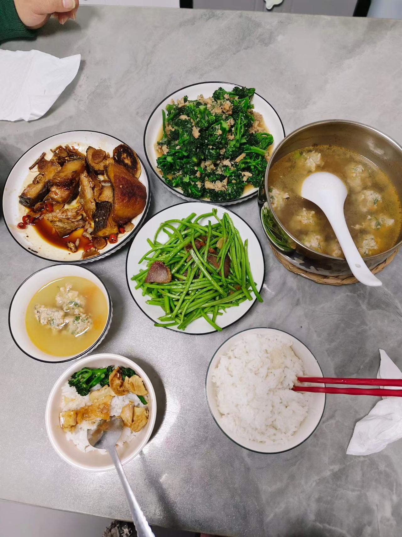 老辈人的玄学提醒：厨房里这个小罐子，千万别让它空着！

谁能想到，厨房里平平无奇