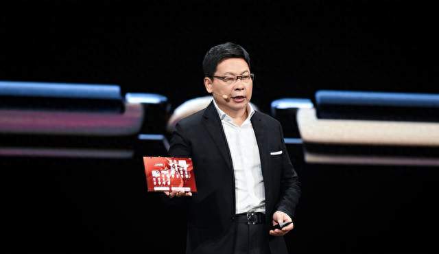 余承东称定价有诚意，华为这款近2万元的手机诚意在哪？