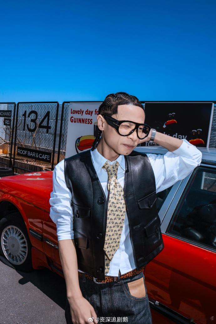 布瑞吉新专述职大会布瑞吉述职也得做PPT布瑞吉对自己的作品真的太上心了，担心粉丝