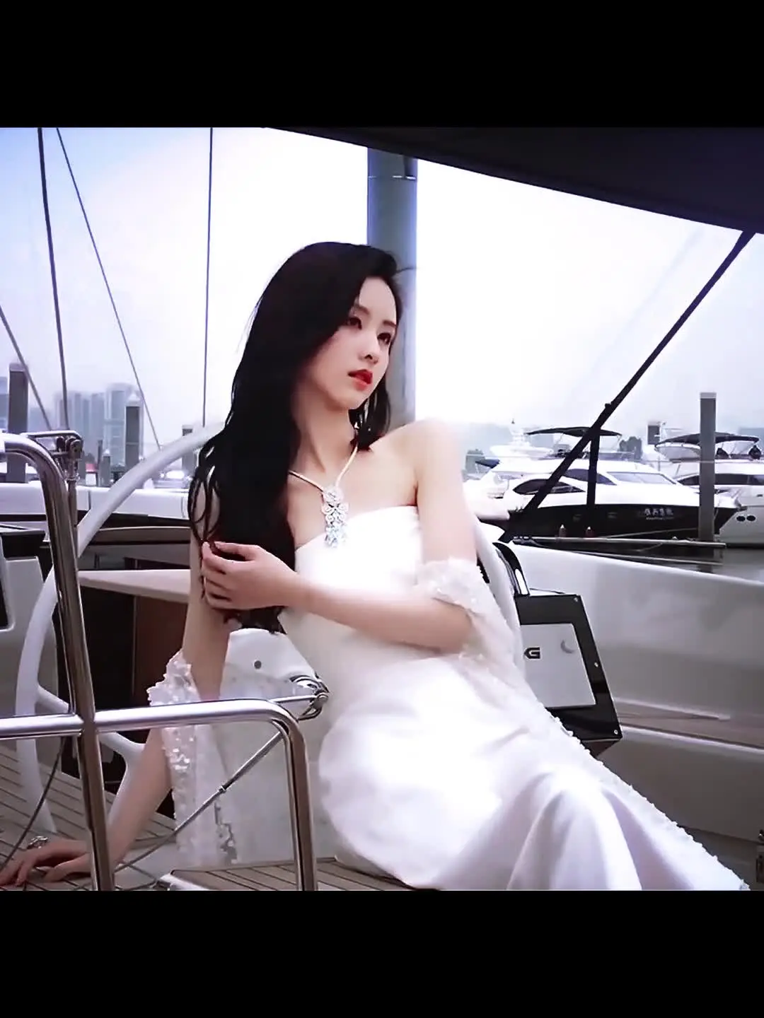 陈都灵
