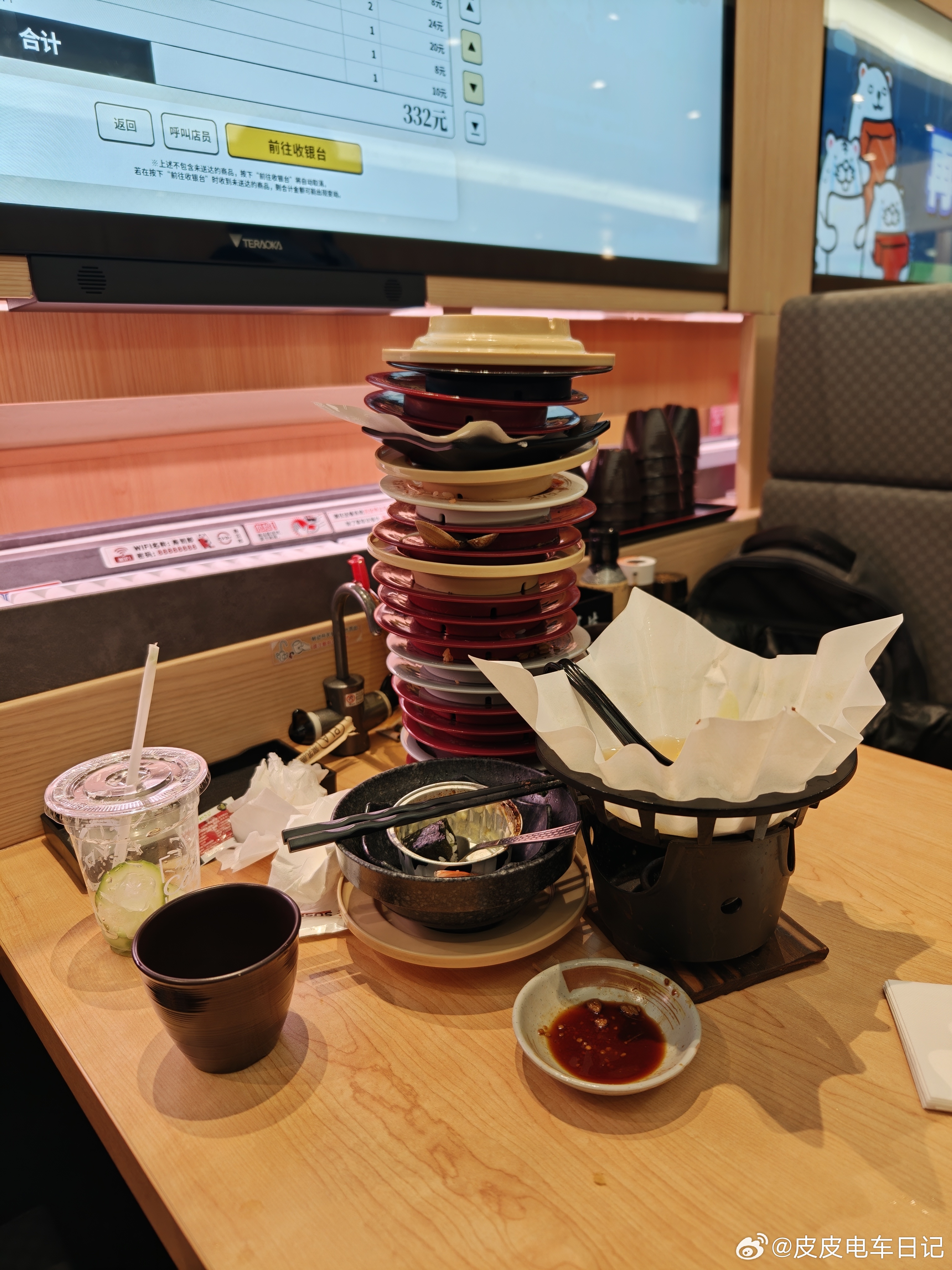 寿司郎，到底都是谁在吃呀？❶性价比坐标：江苏苏州昆山万象汇店，俩人急头白脸搓了一