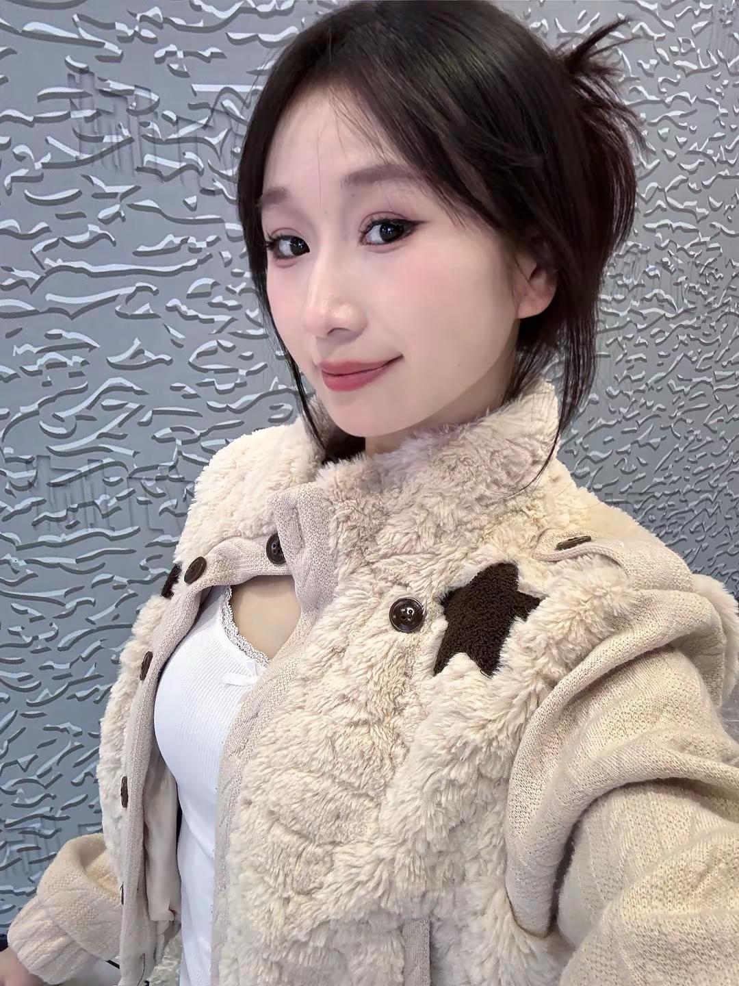 女生自拍 自拍自拍自拍 甜妹 你今天真好看