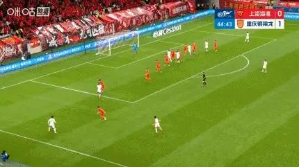 重庆铜梁龙又赢球了，2:1拿下上海海港，积分榜依然排名第二，仅落后成都蓉城。
重