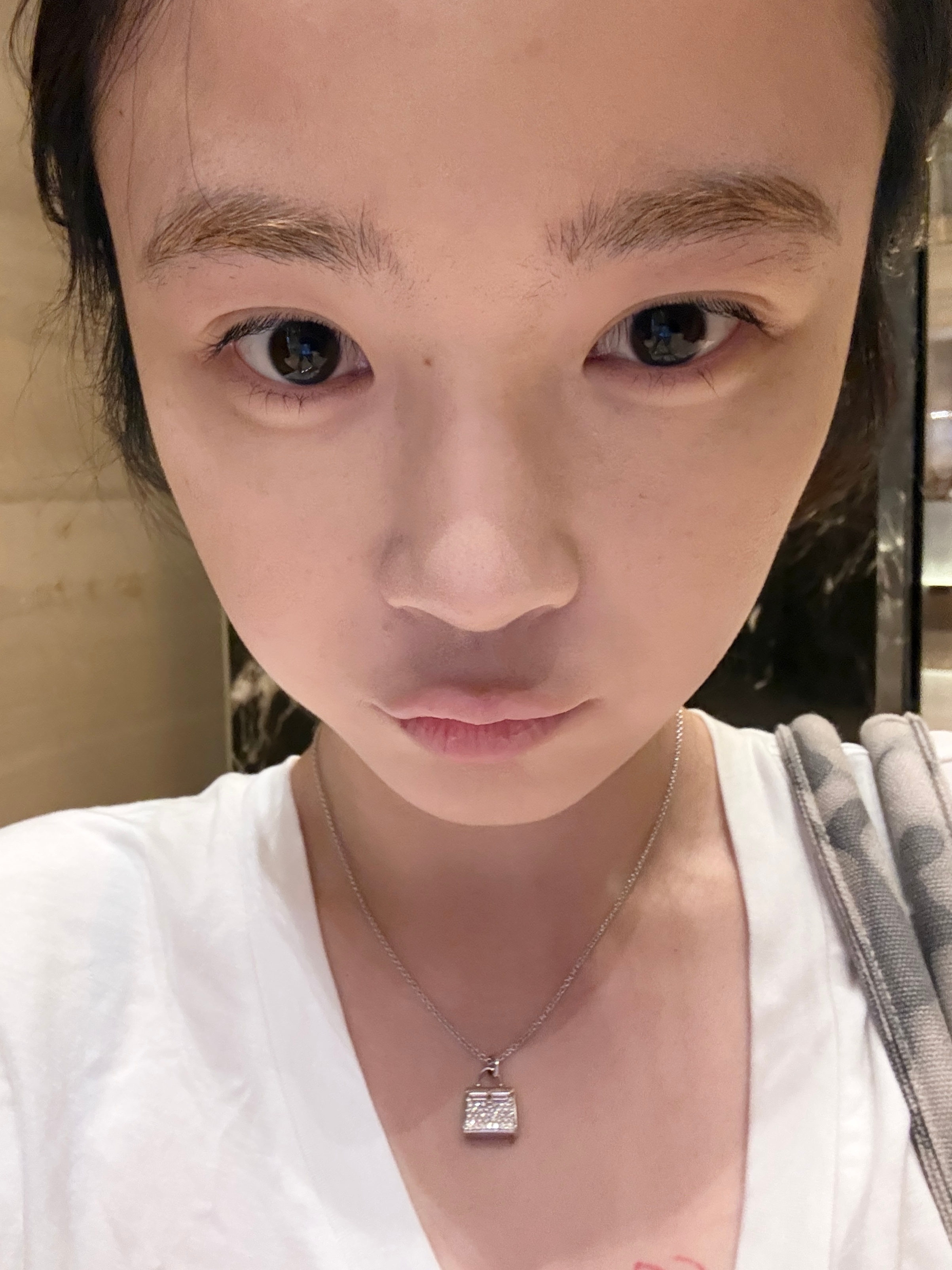 来大姨妈吃止痛药前和吃止痛药后完全是两个人。。刚真的痛的不想正眼看每一个人 