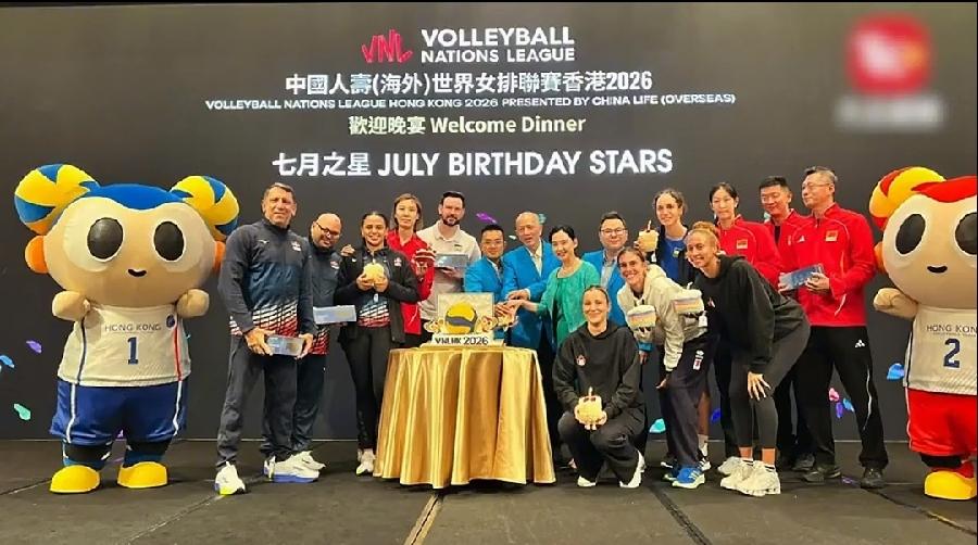 香港举行晚宴欢迎女排健儿
       7月6日晚，世界女排联赛香港站组委会举行