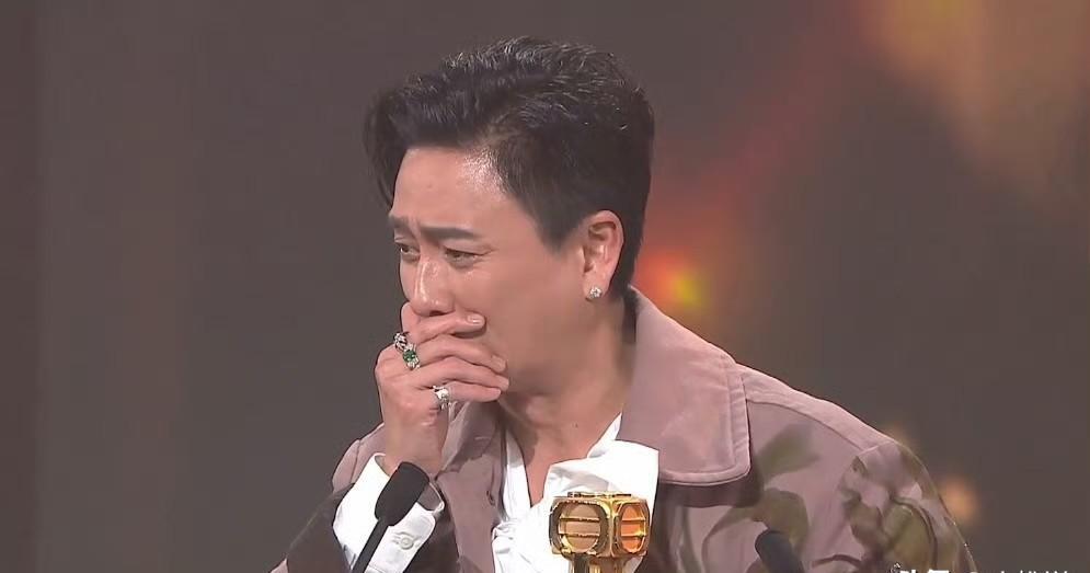 等了二十年，TVB终于把欠他的还了。
但最意外的，不是黄宗泽拿了视帝，而是林峰竟