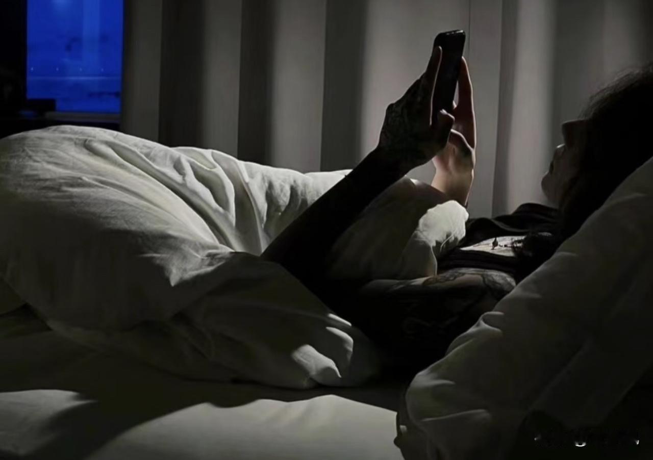 刷到的“美女旅游博主”主动邀你拍视频、聊当地风光，你以为是好运降临？殊不知，这可