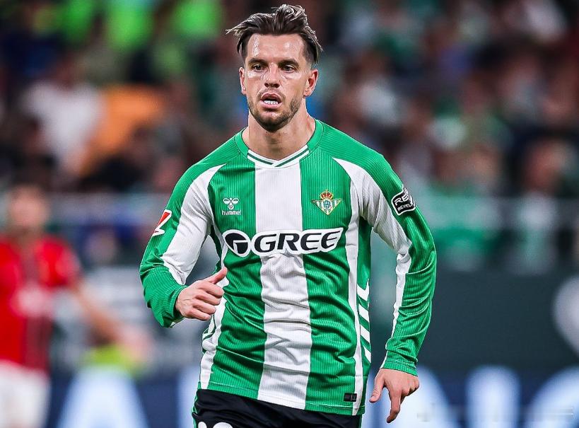 据法国媒体footmercato报道，雷恩商谈引进贝蒂斯中场洛塞尔索的交易。媒体