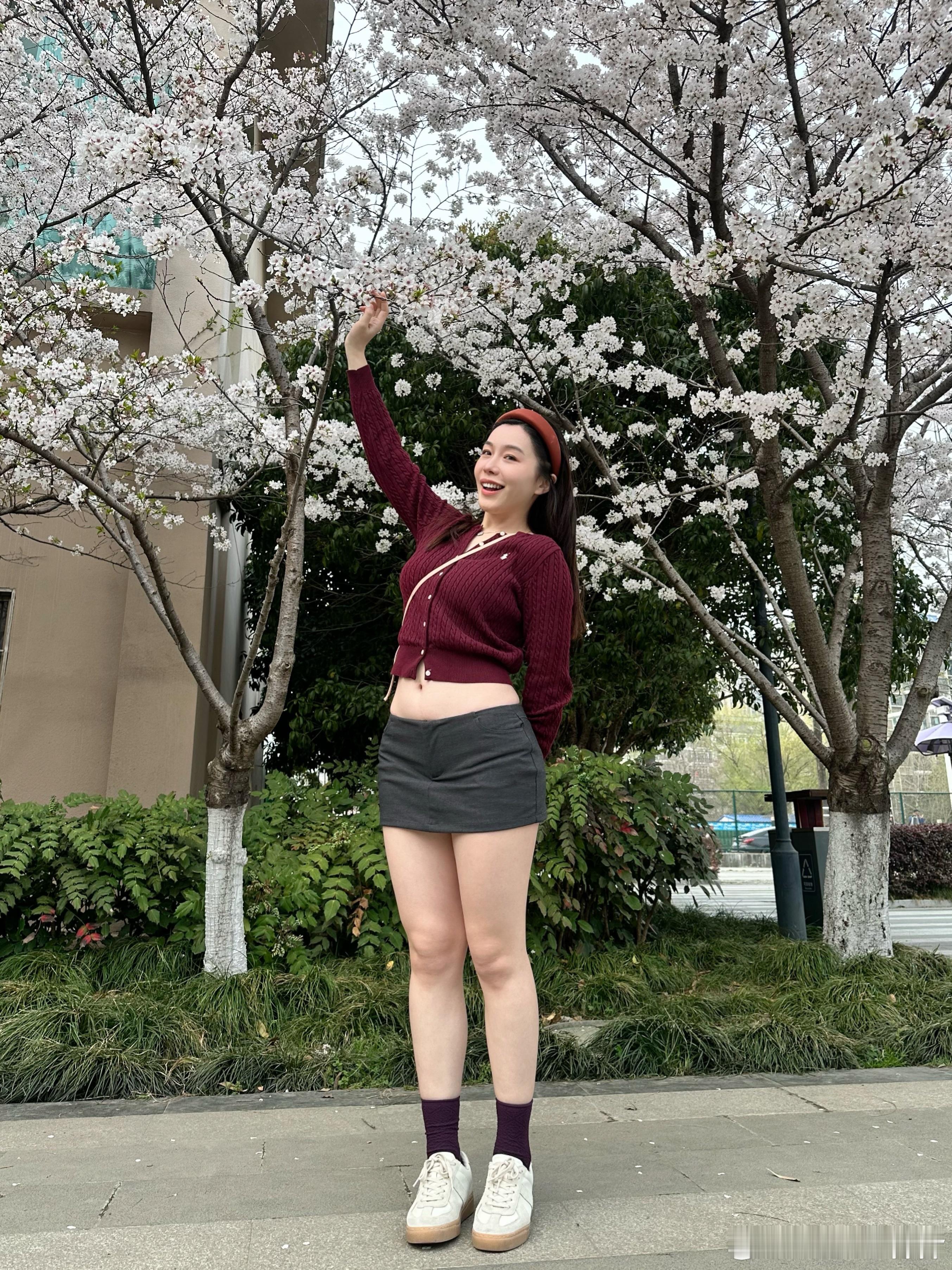 出来看樱花了 ​​​
